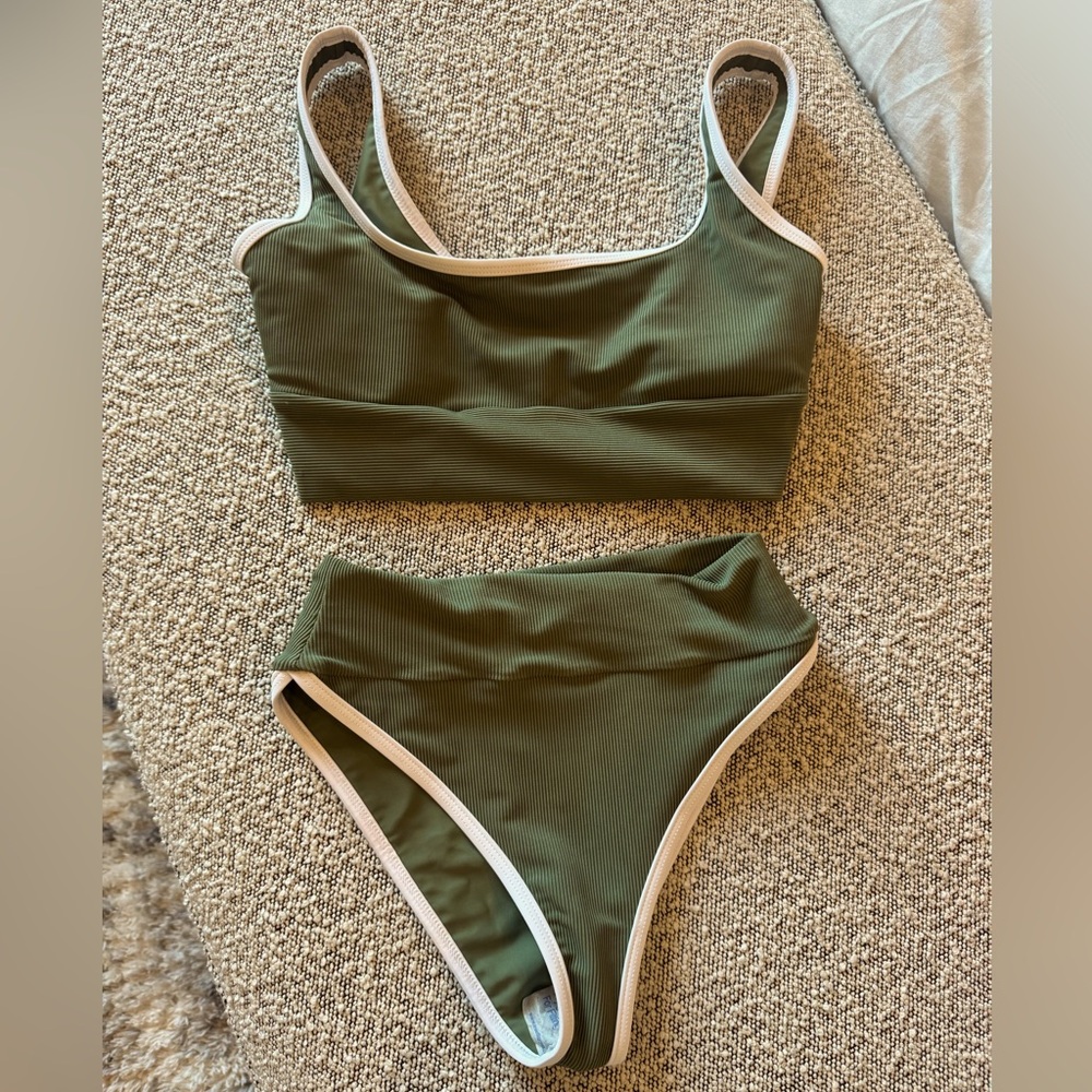 LainSnow Two Piece Swimsuit